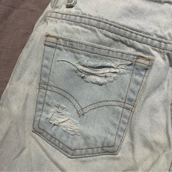 Vintage Levi's 550 Super Distressed Light Wash Relaxed Fit 90 2000 Size 4/6 - Picture 12 of 13